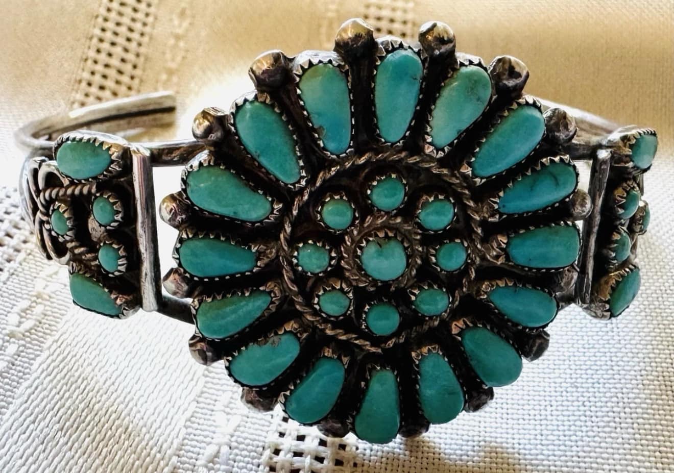 Is this Navajo sterling silver bracelet authentic?