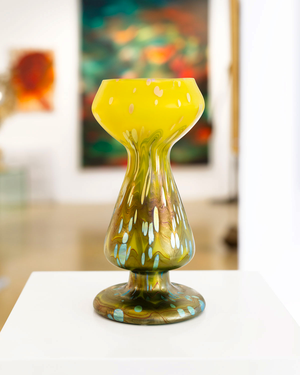 Johann Loetz Witwe lemon yellow Cytisus glass vase details