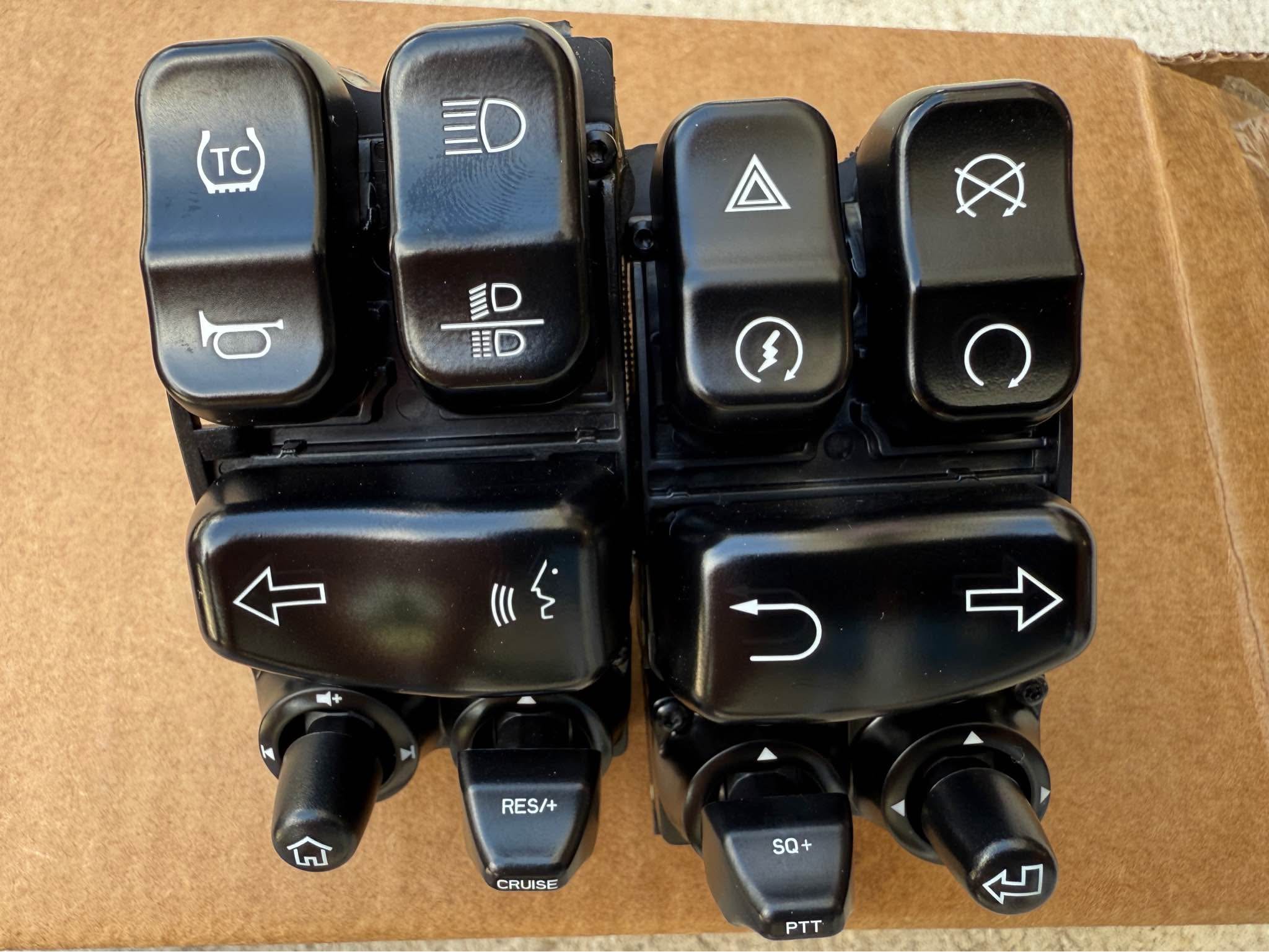 Black Switch Housing Cover + Hand Control Button Caps For Harley Sportster Dyna Softail 2014-2022