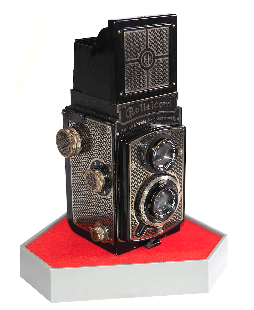 Franke & Heidecke Rolleicord twin-lens-reflex camera