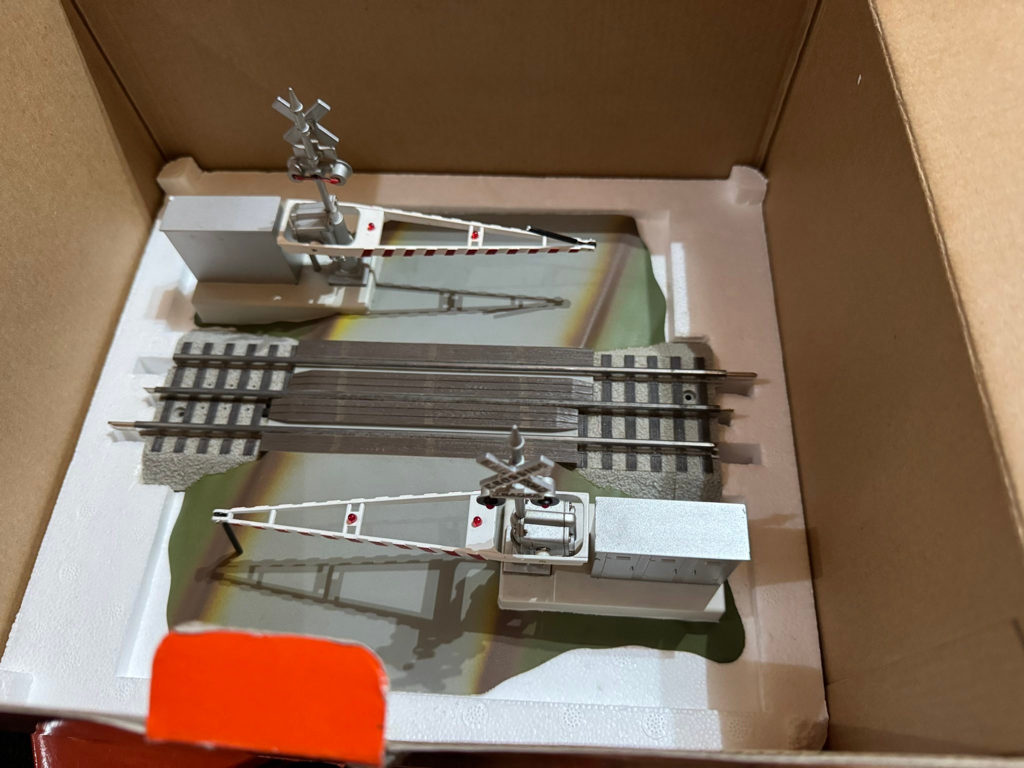 Lionel 309-28 Gateman Crossing Sign – 309 Yard Accessory – O Gauge Model Train