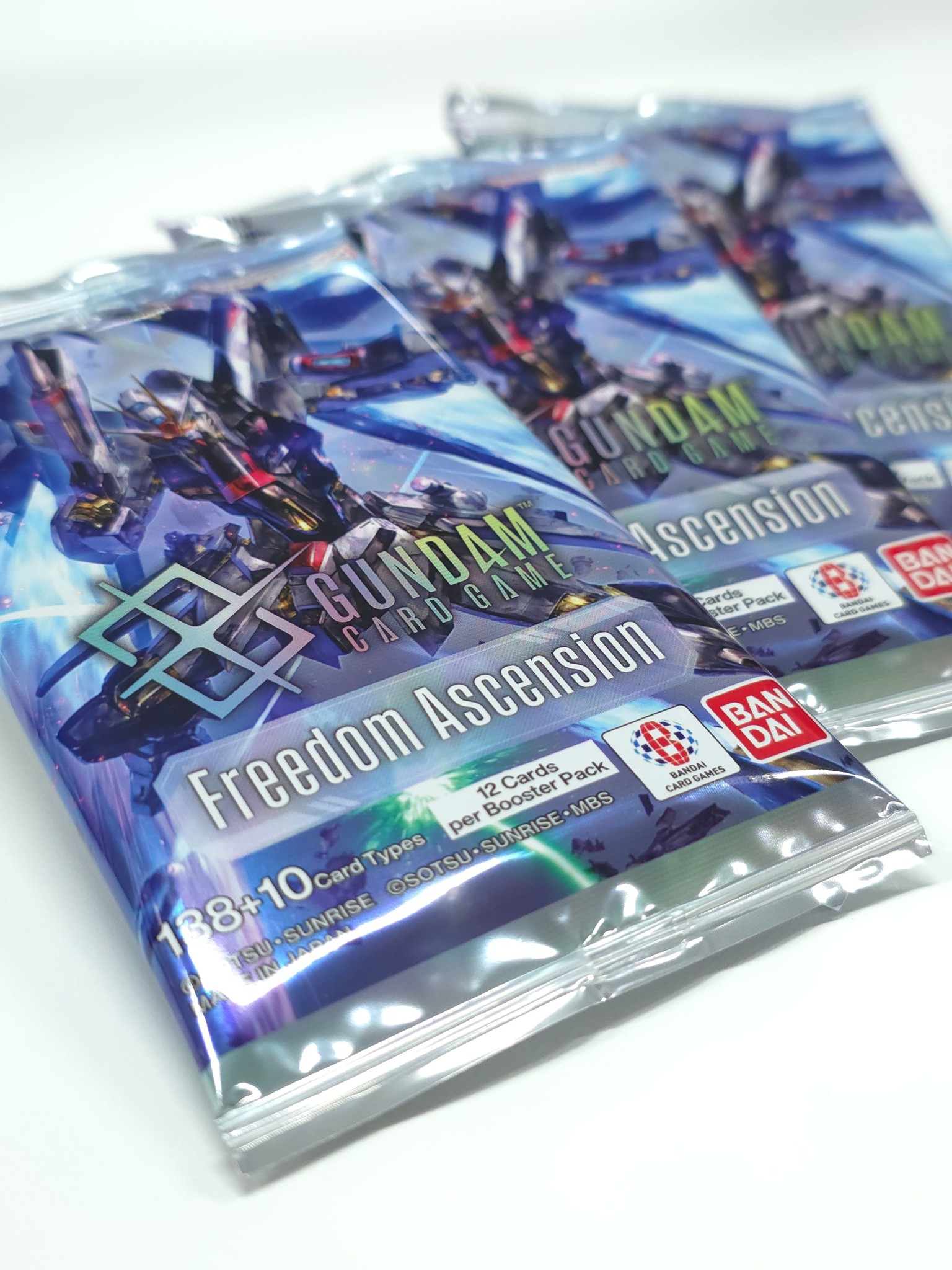 The 1st aniversary set for Gundam Card Game is here. Freedom