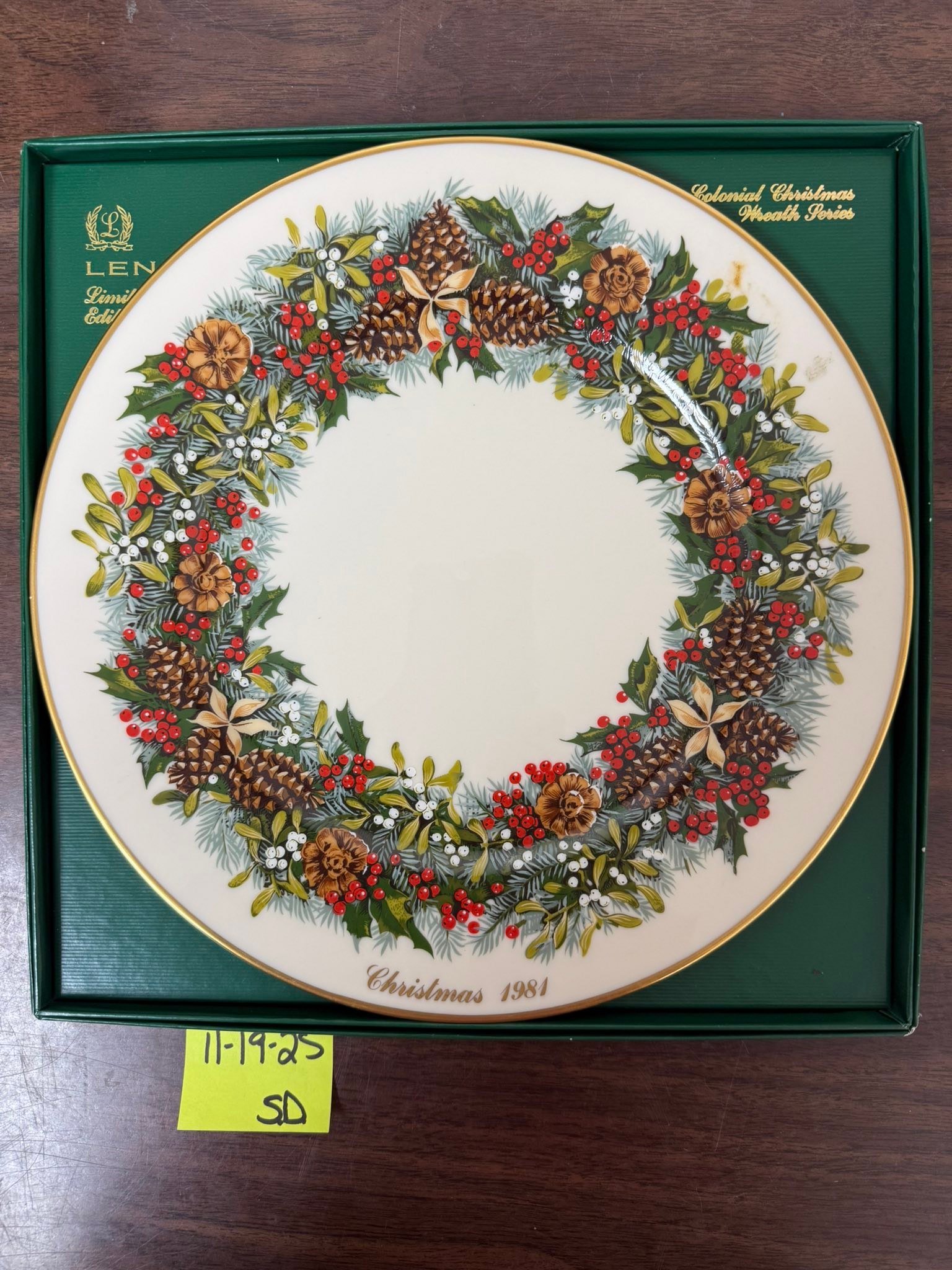 Lennox 1981 - 1993 Colonial Christmas Wreath Plate - complete set