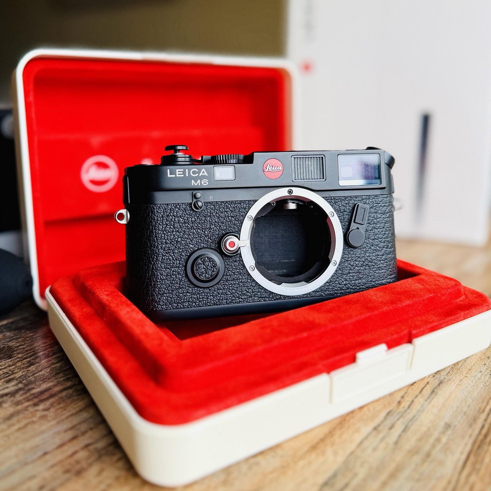 Leica M6 camera with Nokton Classic 35mm f1.4 lens