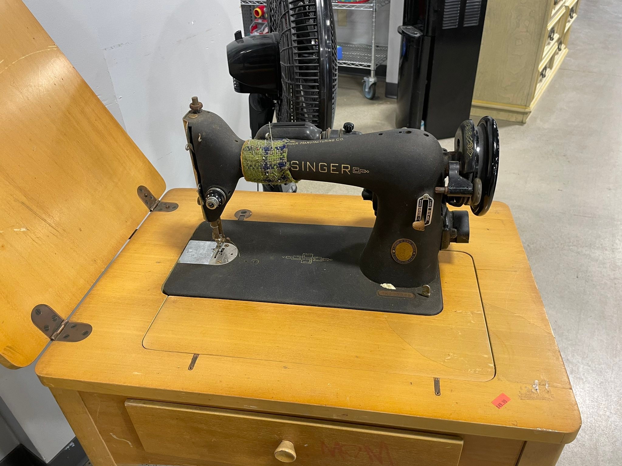 Restored 1907 Singer 66-1 sewing machine from thrift store