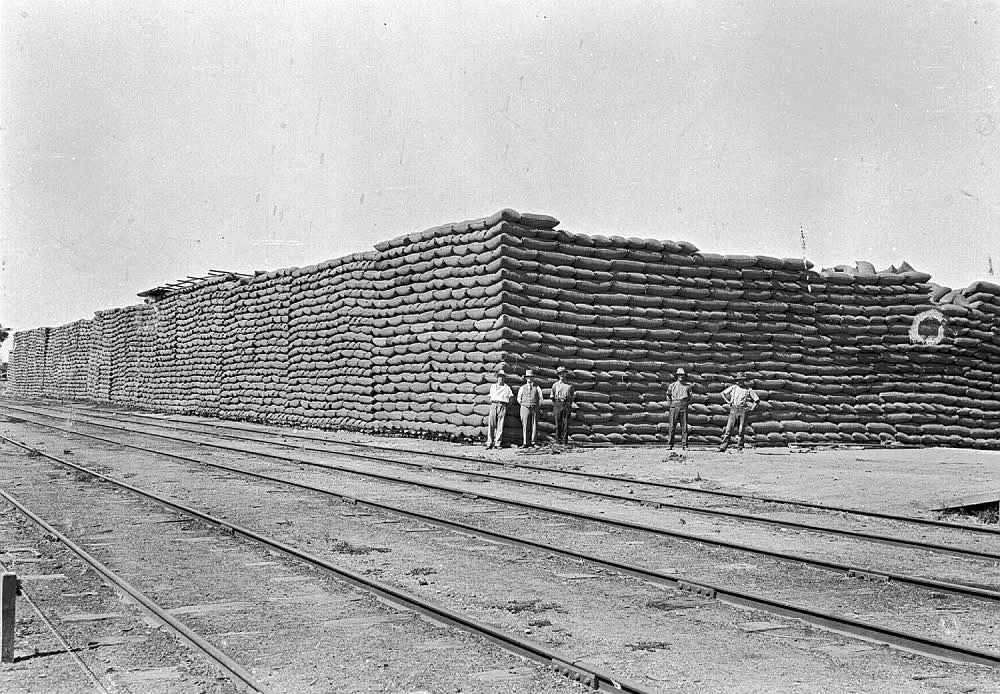 Stephen - Grain stack of 70,000 bags at the Warracknabeal railway yards ...