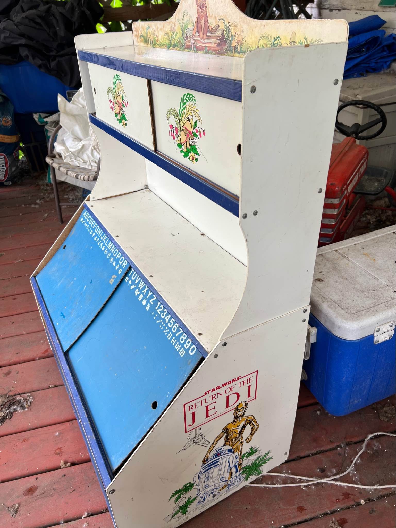 Vintage Star Wars Return of the Jedi Ewoks Toy Chest for Sale