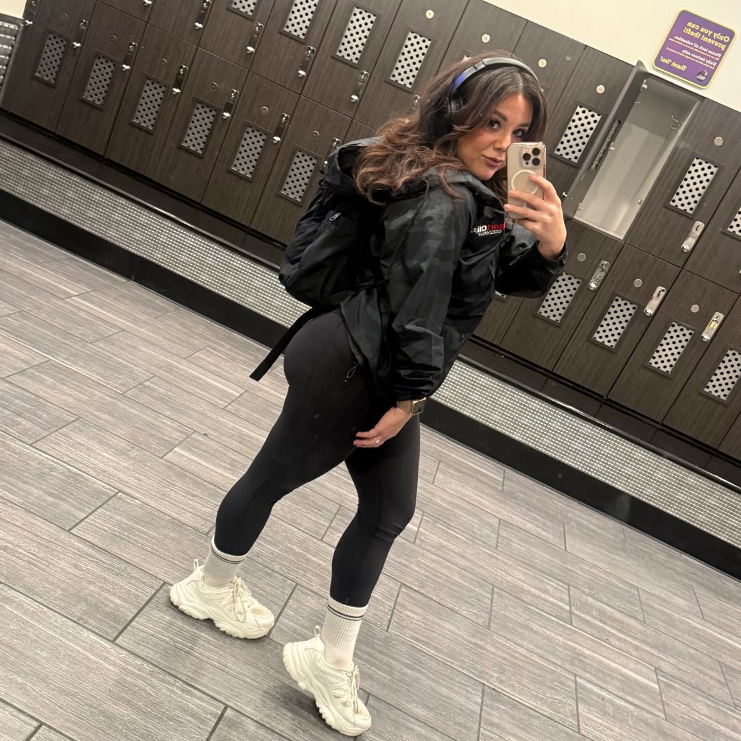 Defined back goals for fall season in full swing ‼️🍂💯 #backday #workout ...