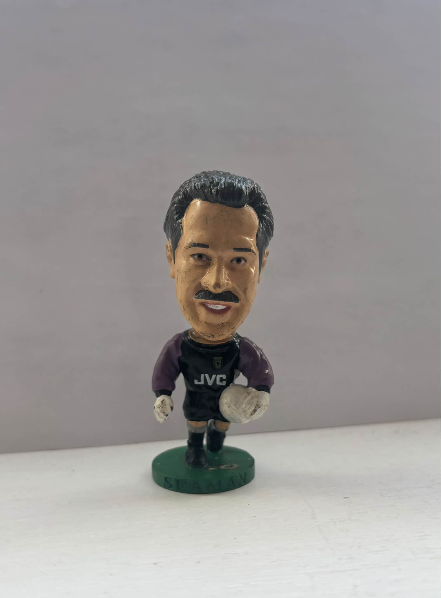 Looking for 90's Arsenal legends like Dennis Bergkamp