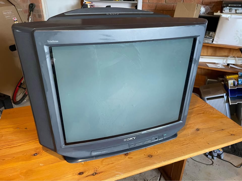Japanese Market Sony KX-21HV1S CRT TV Review and Comparison