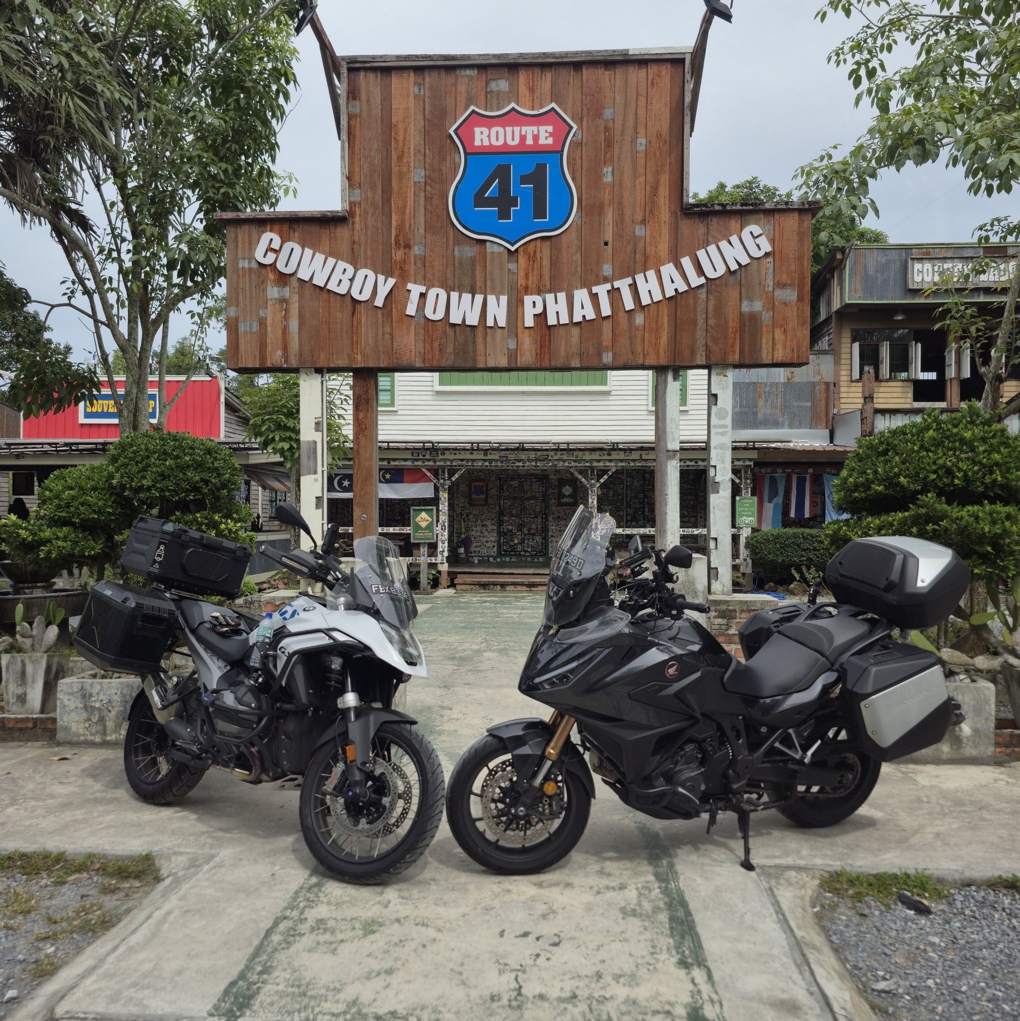 Honda NT1100 owners | seems like accessing to the nt1100 dct battery ...