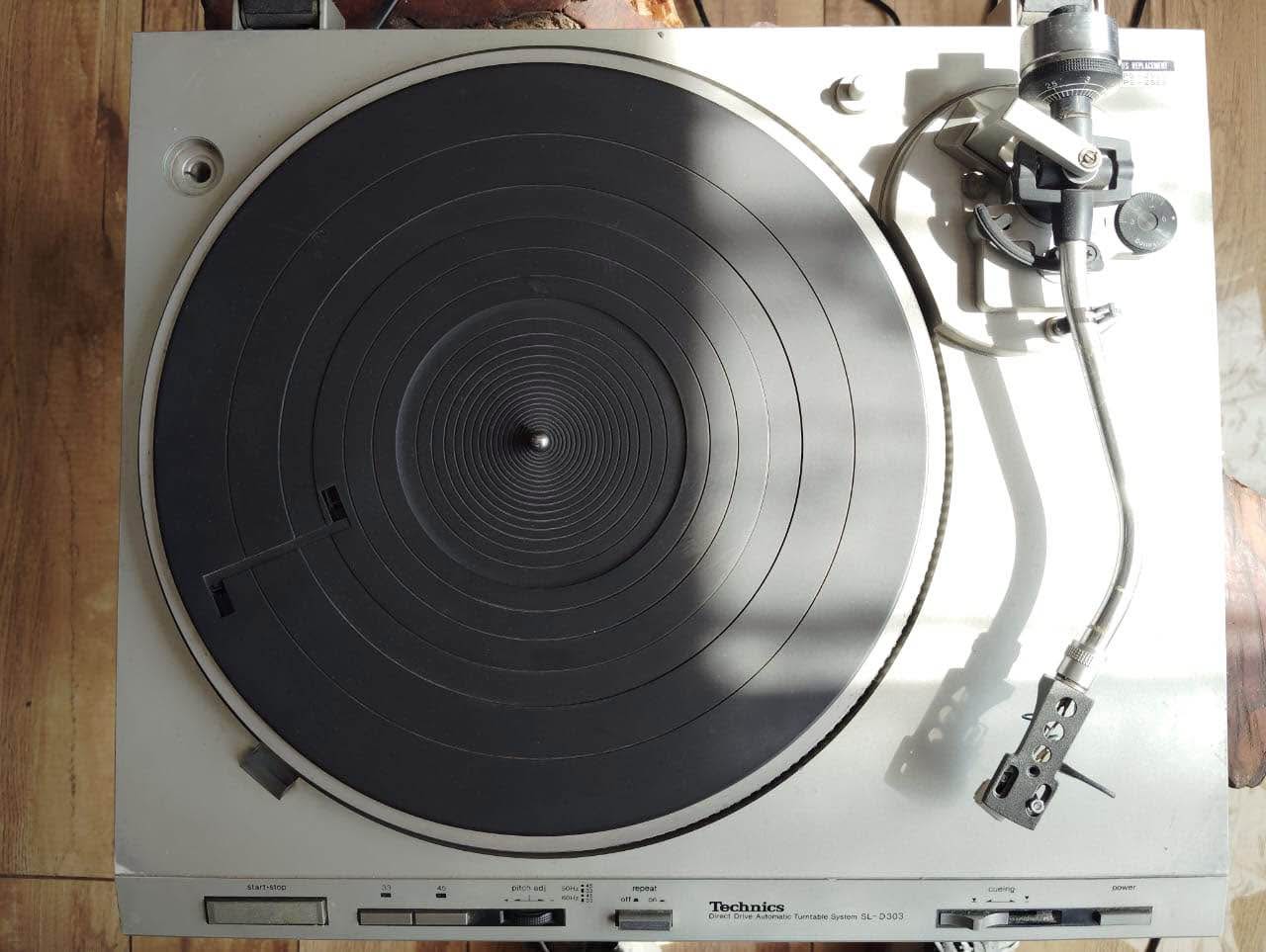 Tourne-disque Technics SL-D303 - Diamant Neuf - Neuf Dans Son Emballage D'origine - Garantie 1 An