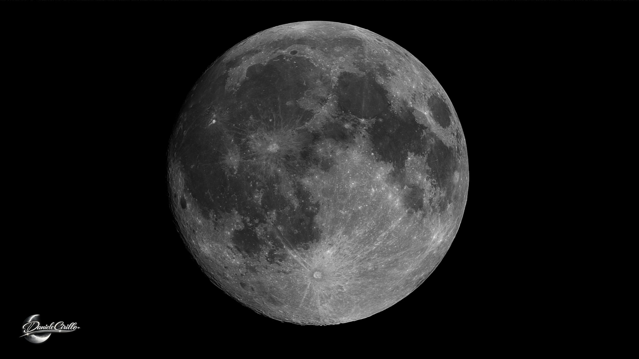 moon☆ 99.3% Illuminated Moon Photographed with Acuter Phoenix Elite and