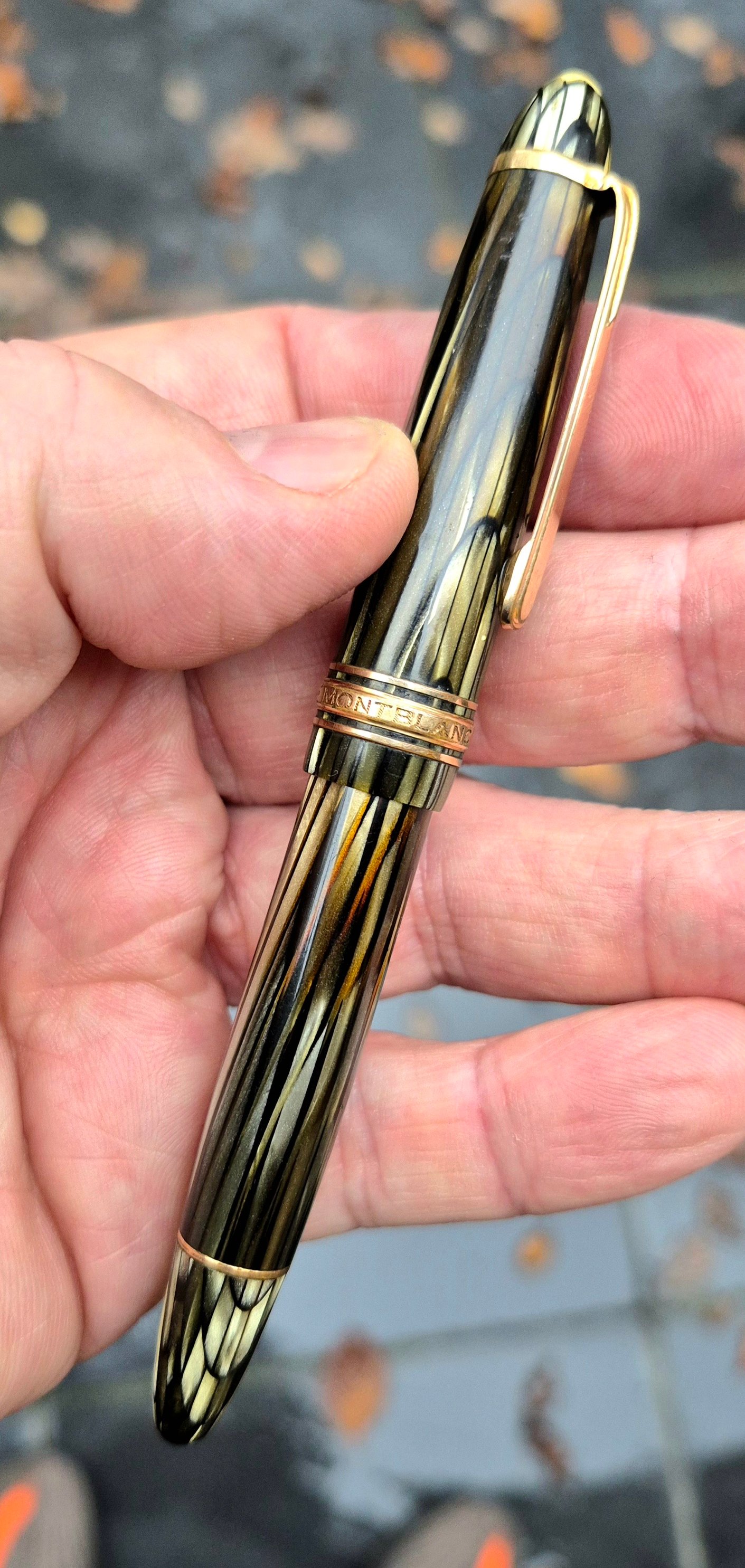 Rare montblanc 146 green striated masterpiece near mint condition !