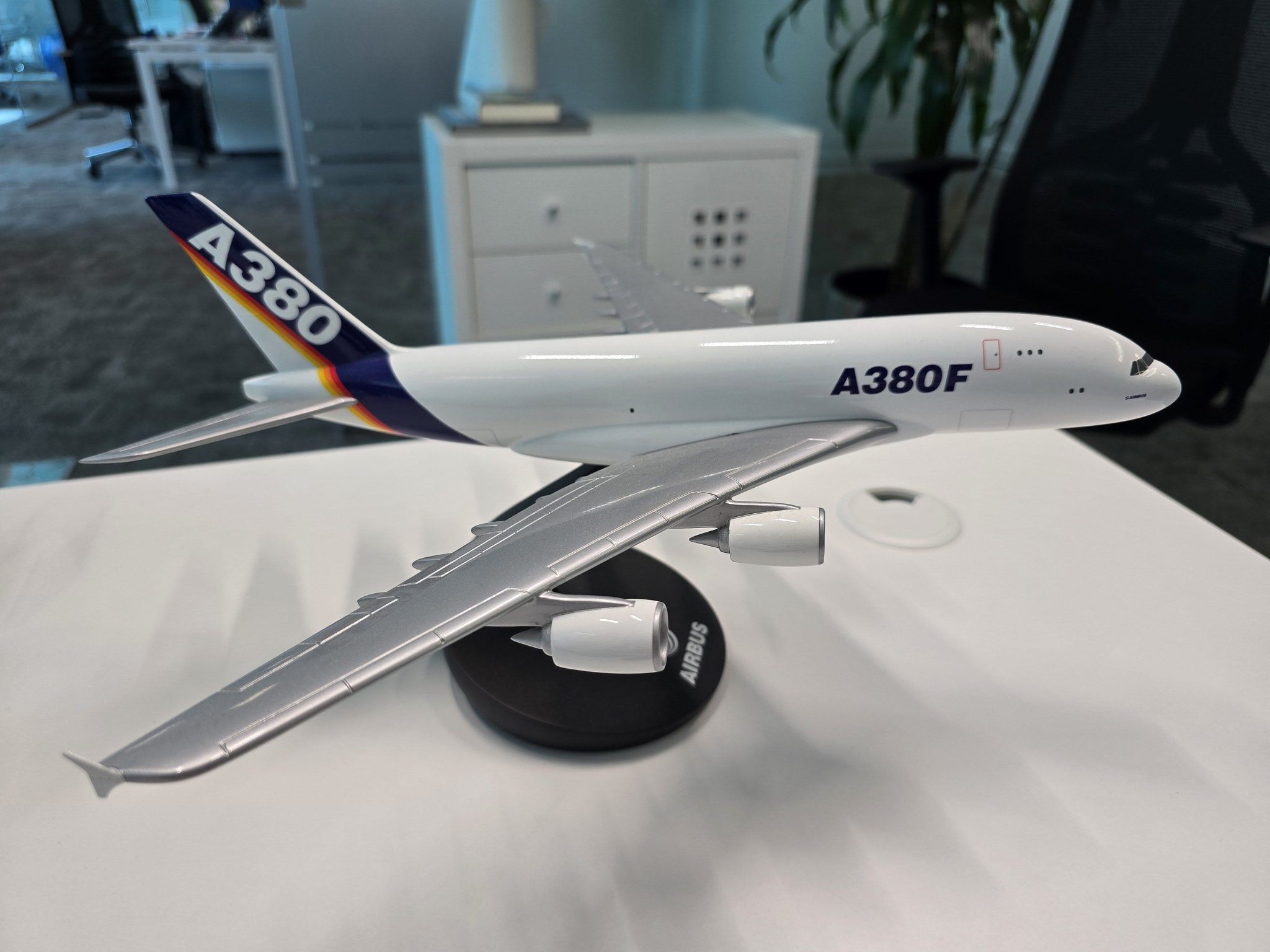 Pacmin 1/100 scale airliner models for sale