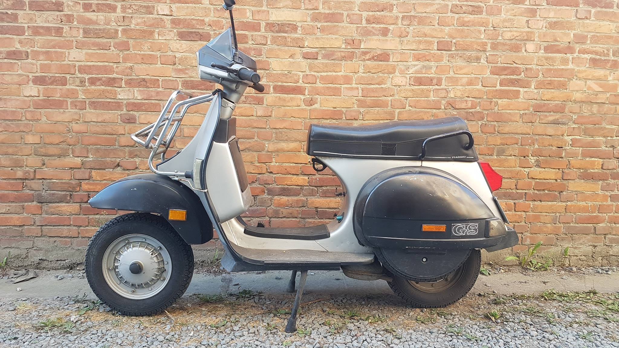 For sale, vespa gs 200. Running scooter, comes with Belgian 