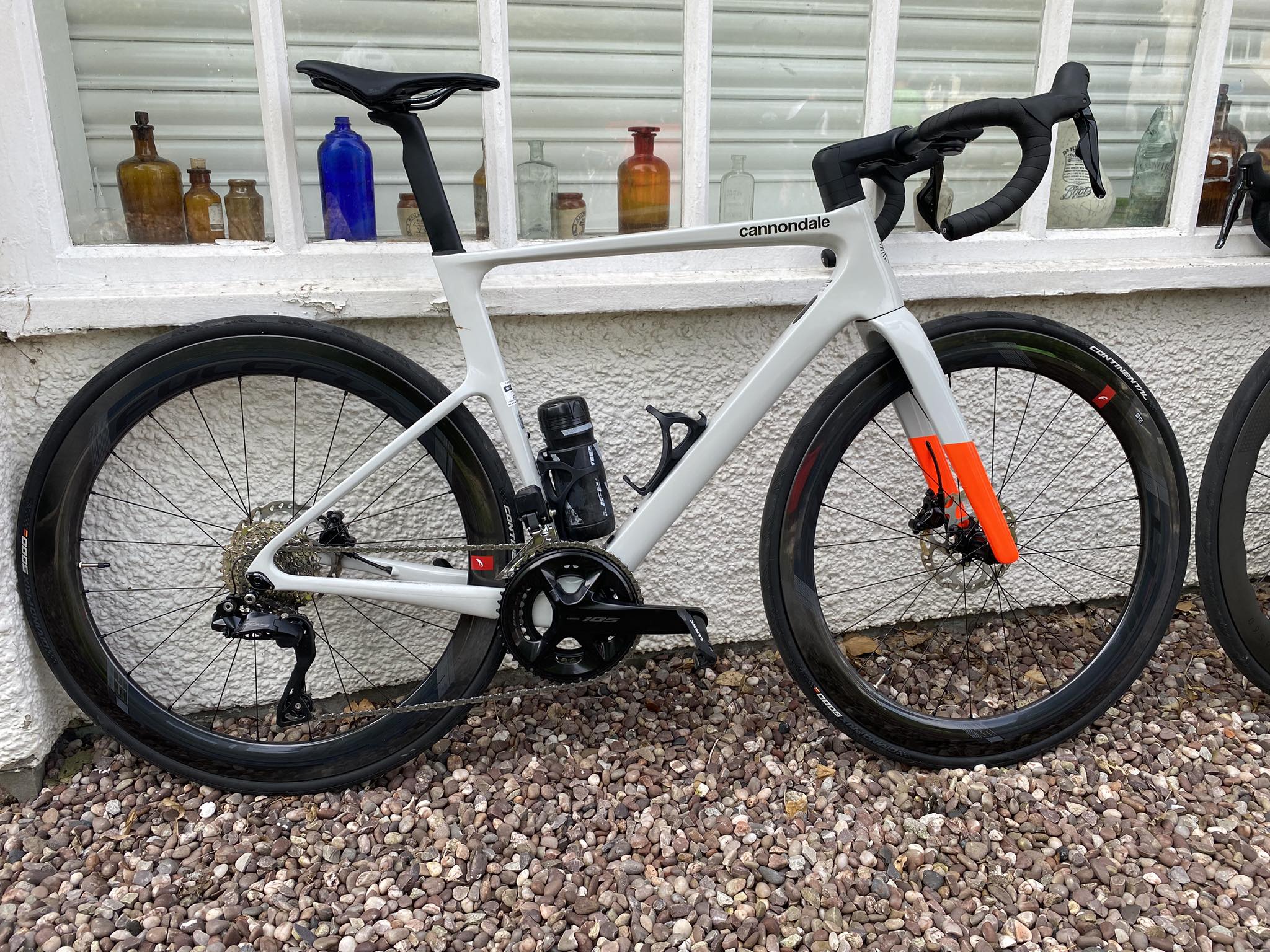 Which side to loosen rear wheel on 2024 SSE