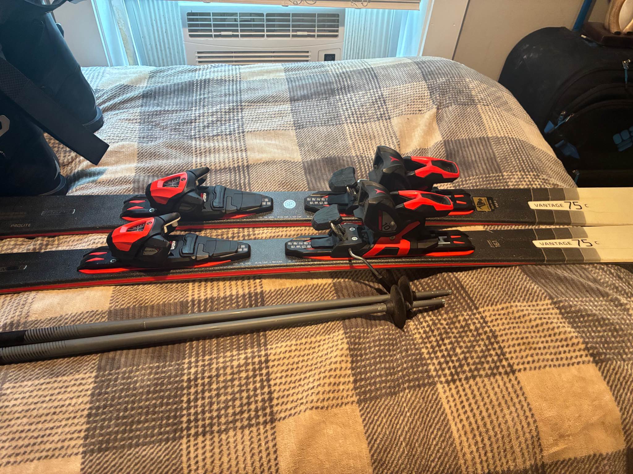 New Atomic Vantage 75 C skis measure 161 cm in length. This