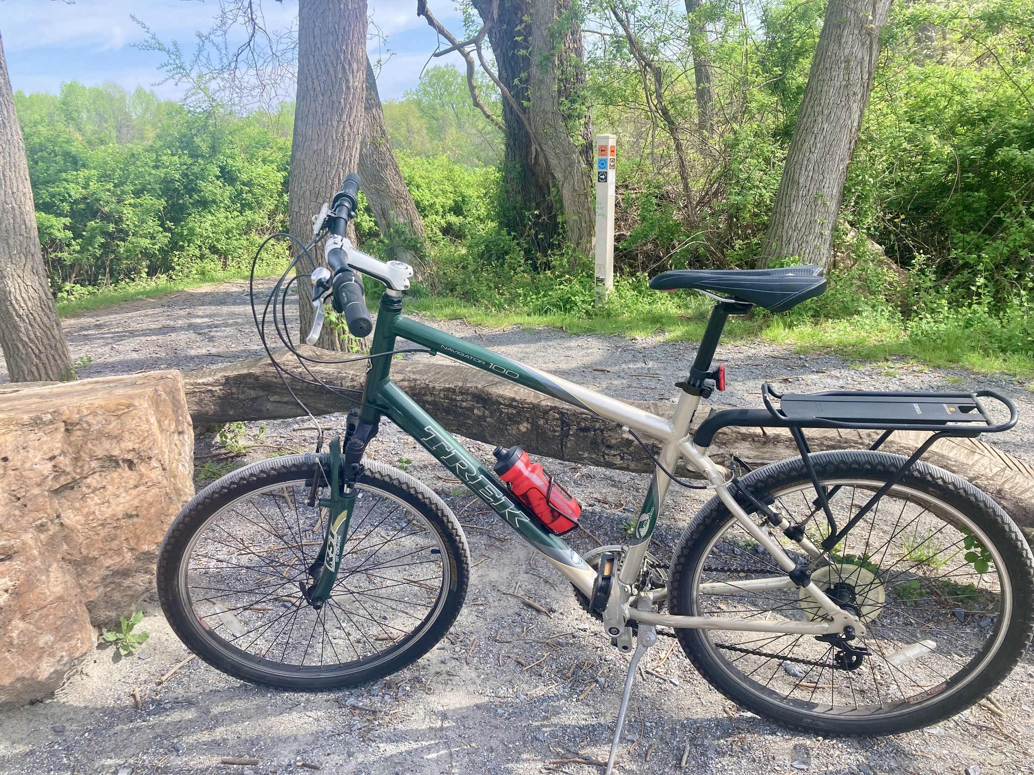 trek bicycle kickstand Greenfield KS3-305B 305mm Black quality bicycle accessory that is perfect for riders who want a convenient and reliable way to park their bike PHSRIO Bike Kickstand for Trek