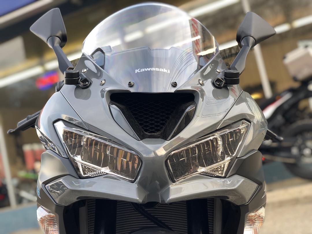 This sports bike's 636cc inline-four, adjustable chassis, and