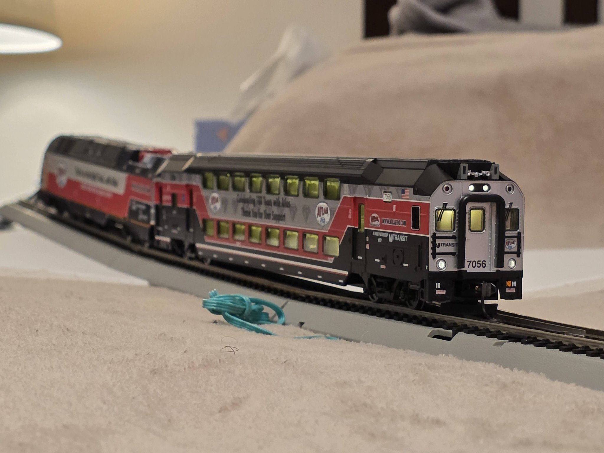 Atlas NJ Transit 100th anniversary HO modern commuter train set