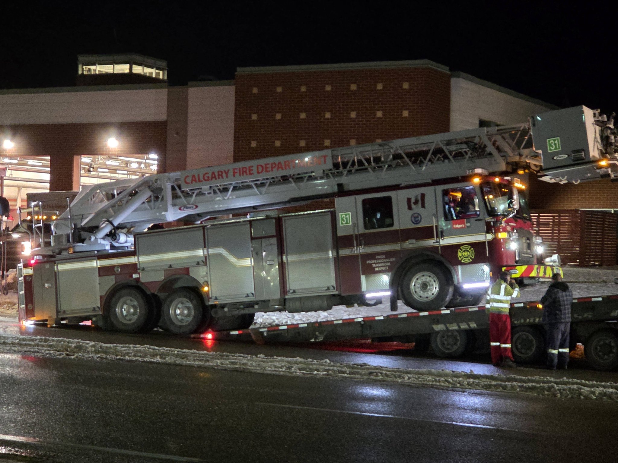 Canadian Fire and EMS | Calgary Fire 31 Ladder was loaded on a trailer ...