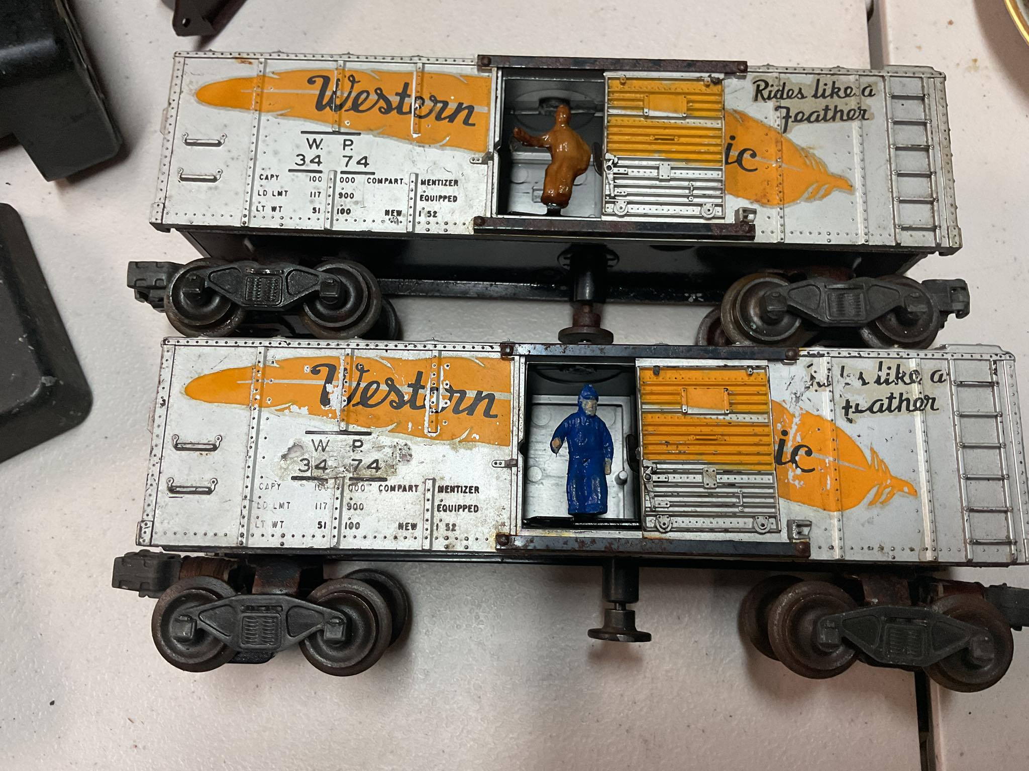 What are the differences in 3474 Western Pacific box cars?
