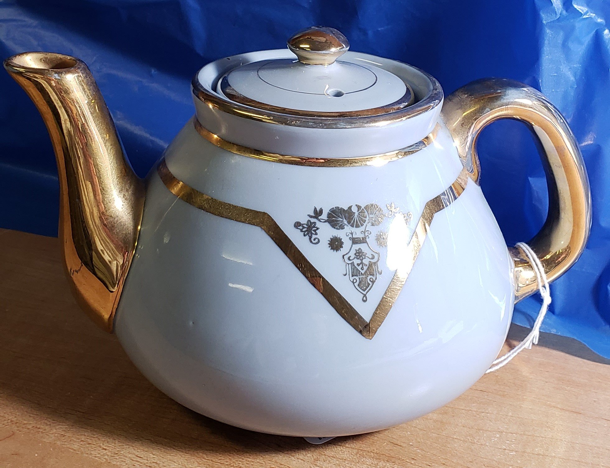 This vintage Fraunfelter Ohio China Co teapot from the 1930s is a 
