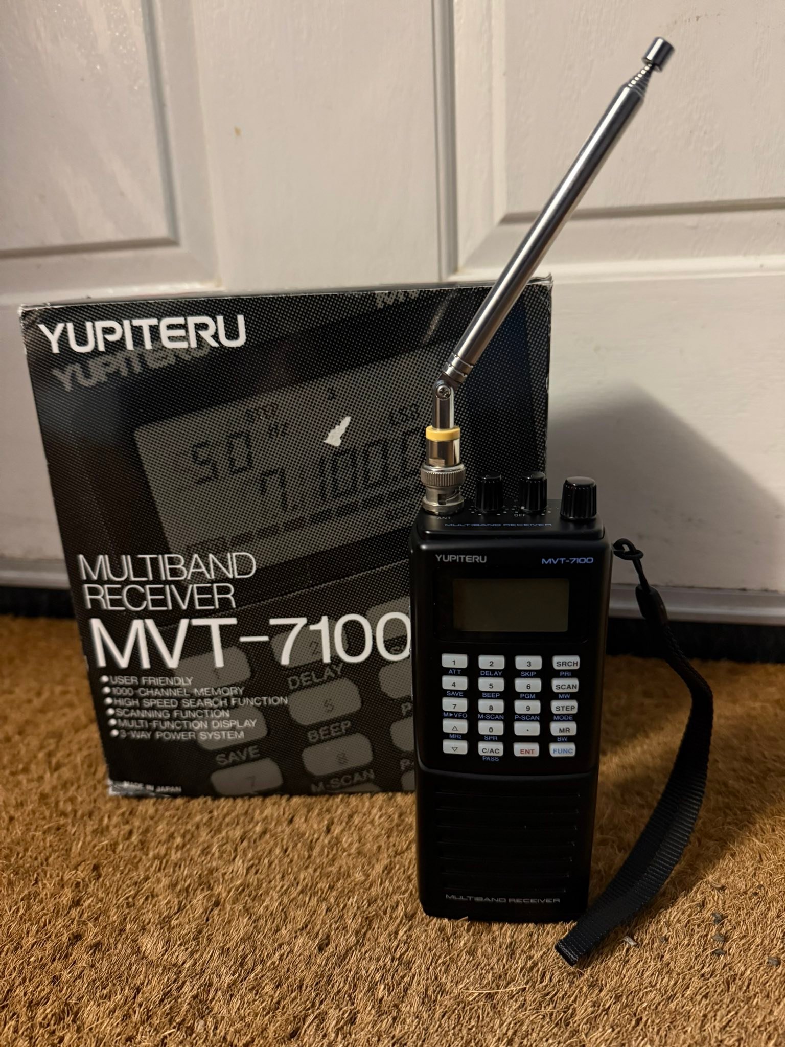 Yupiteru MVT-7100 multiband receiver from the RadioShack era