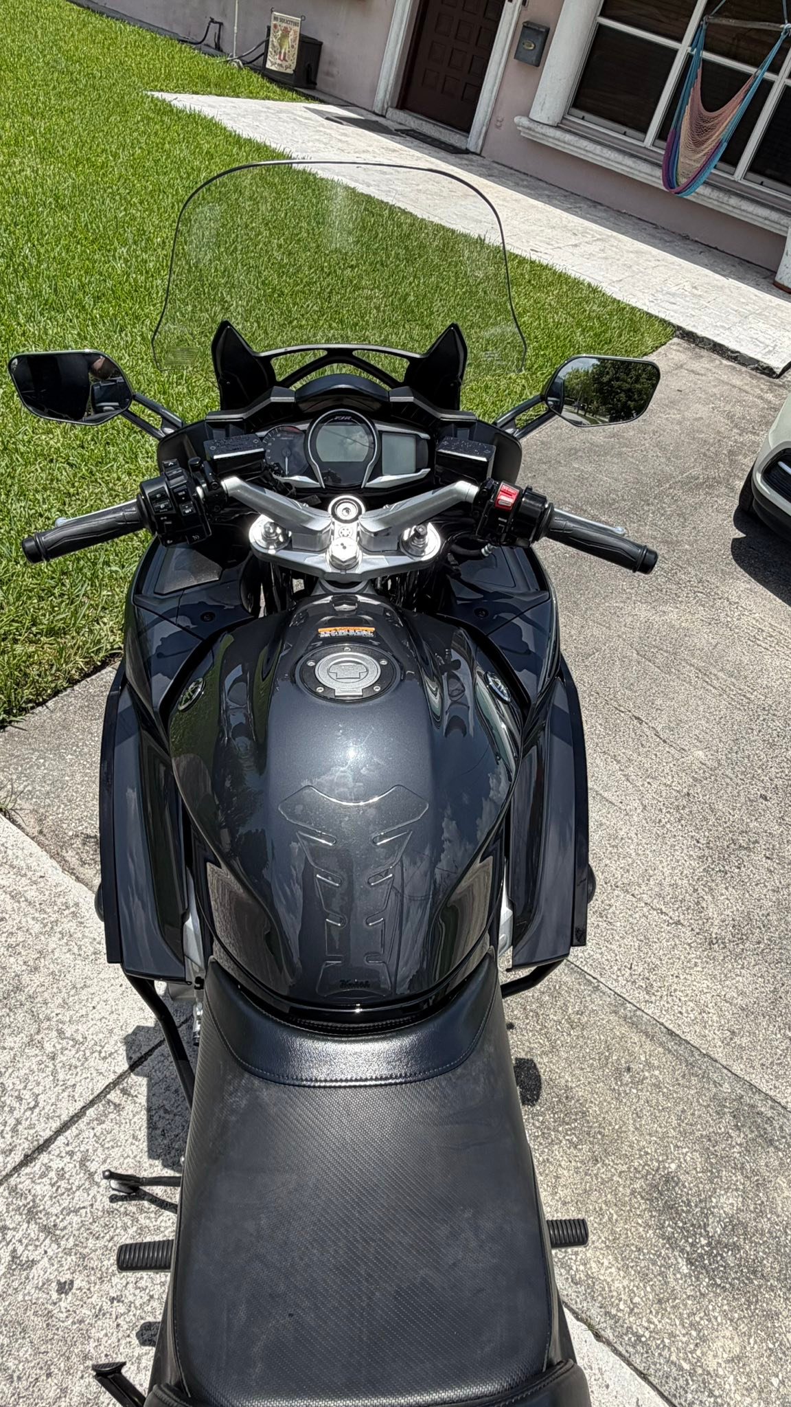 Upgraded to 2015 Yamaha FJR 1300 for comfort on freeway rides