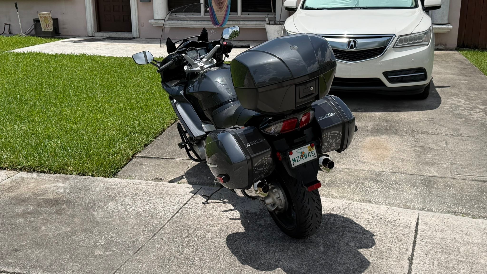 Upgraded to 2015 Yamaha FJR 1300 for comfort on freeway rides