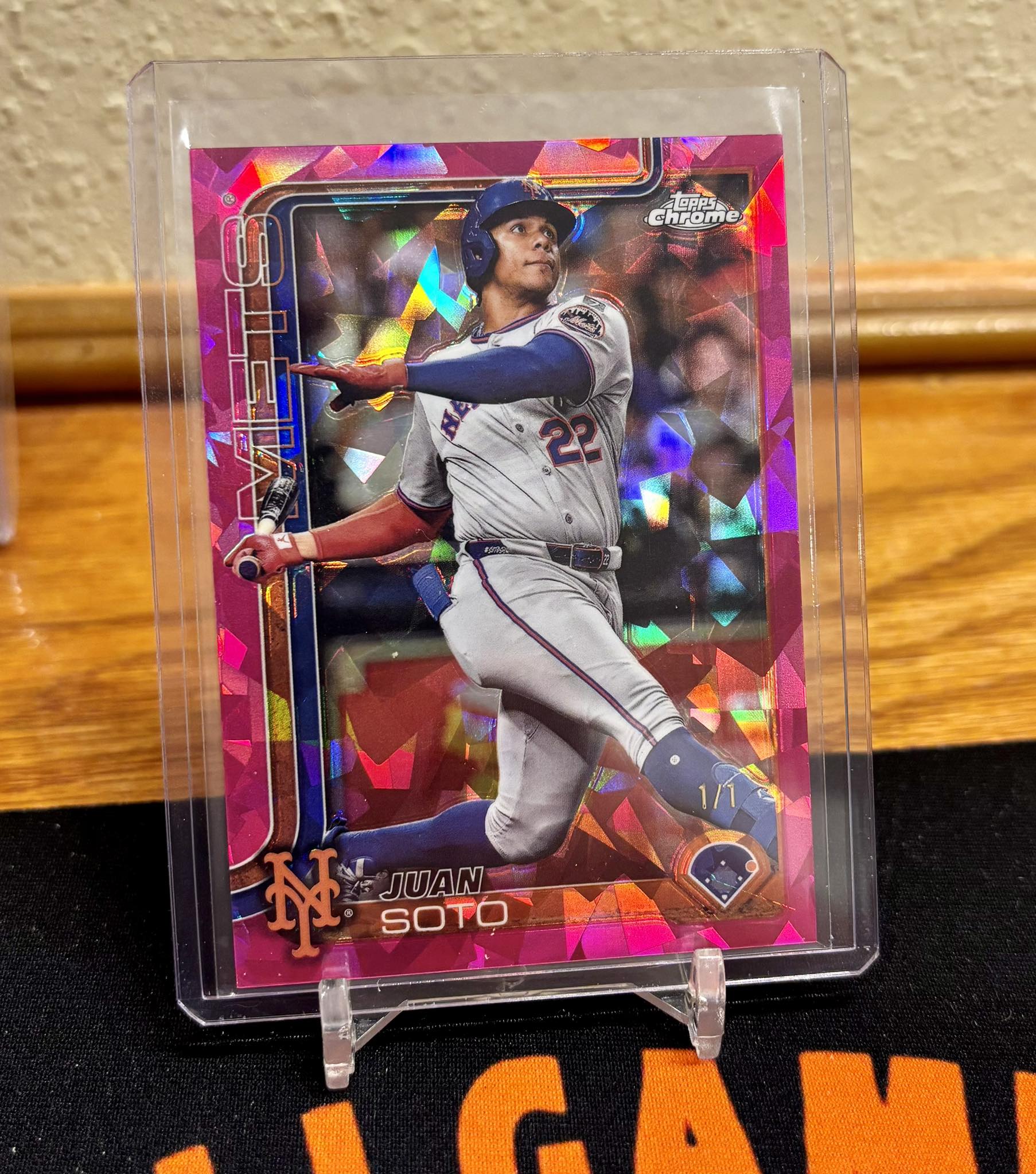 Juan Soto 1/1 padparadscha pulled from Topps Chrome mixer break