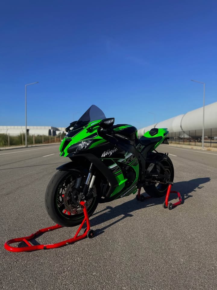 Is this 2020 Kawasaki ZX-10R color scheme original?