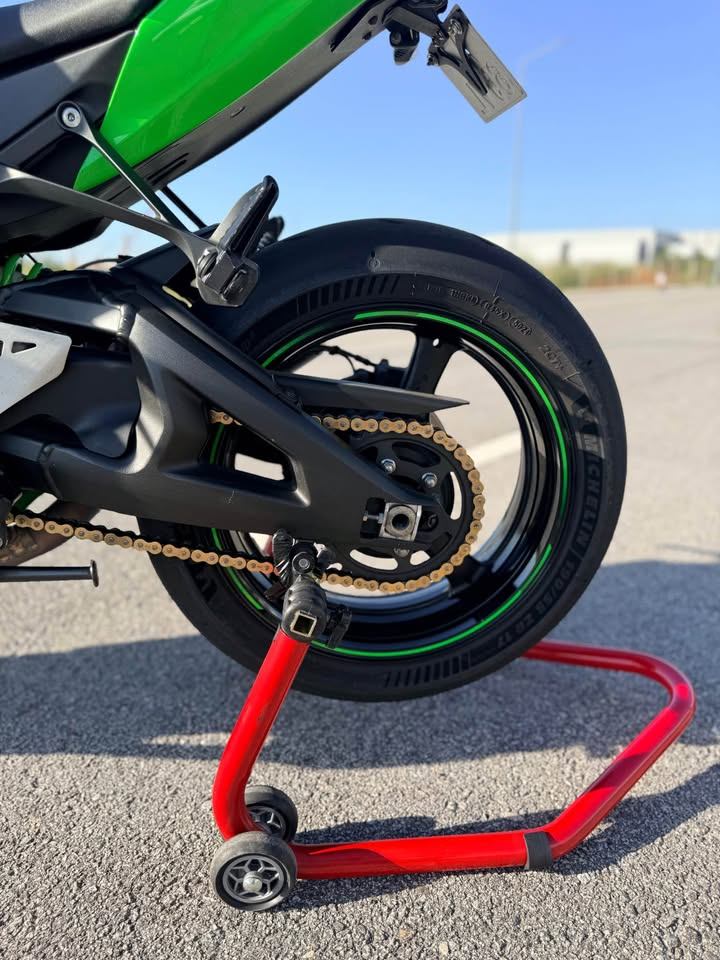 Is this 2020 Kawasaki ZX-10R color scheme original?
