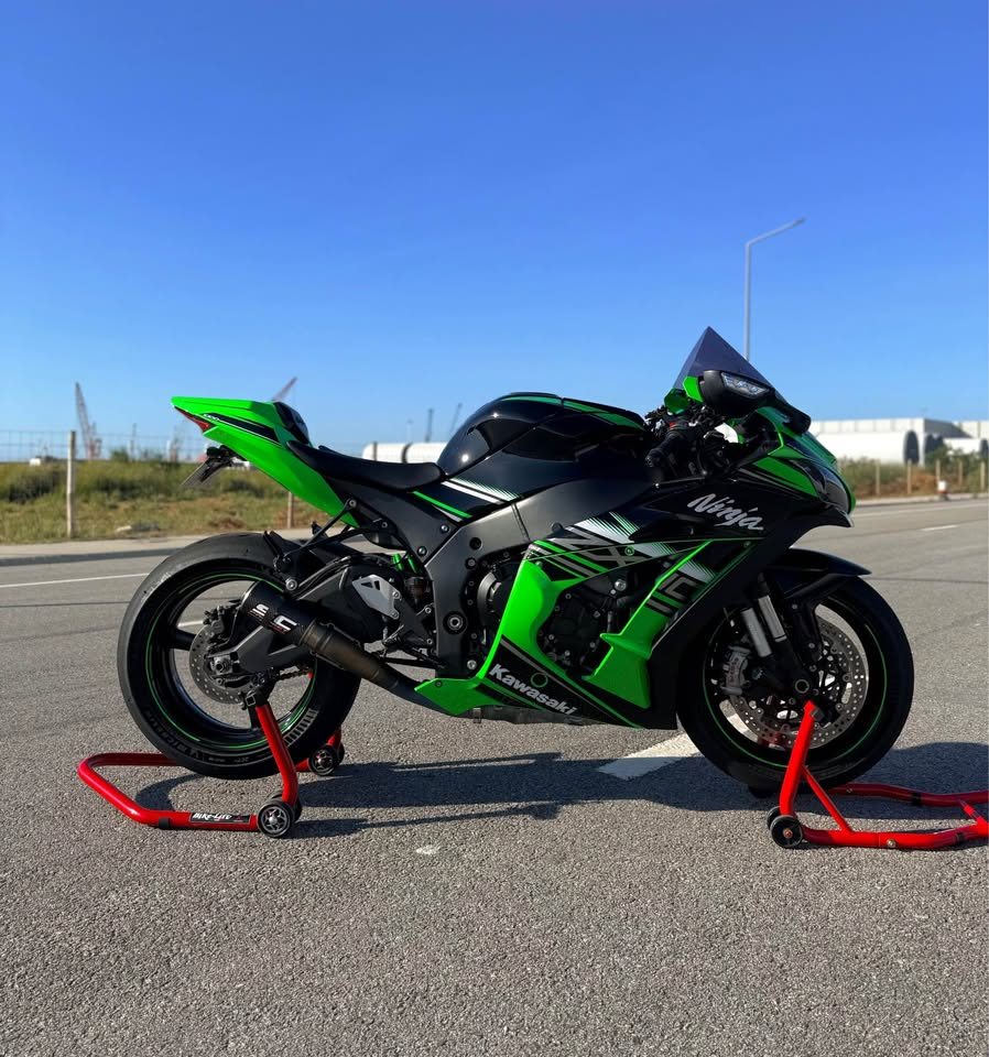 Is this 2020 Kawasaki ZX-10R color scheme original?