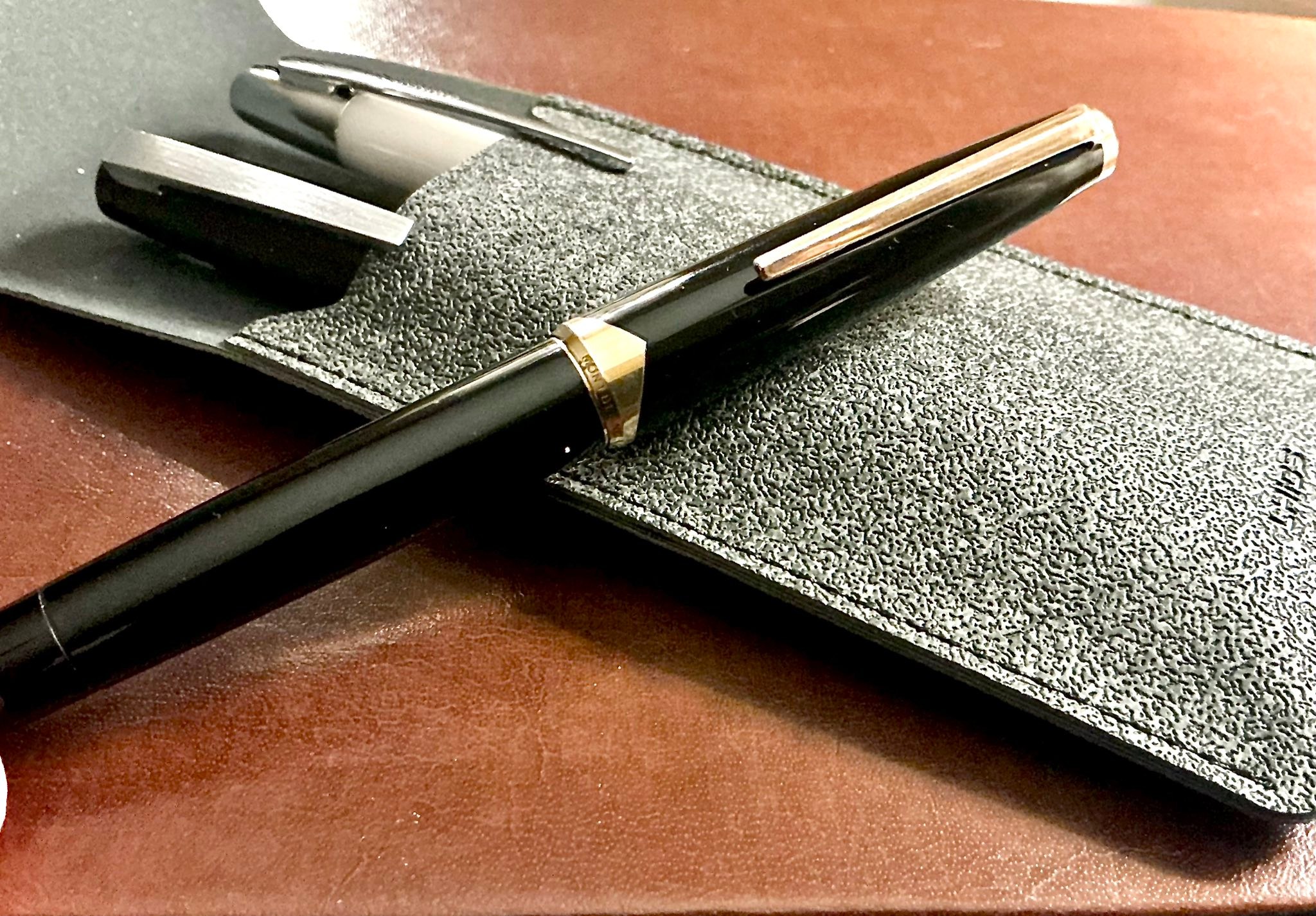 Vintage Montblanc 121 fountain pen with 18k fine nib