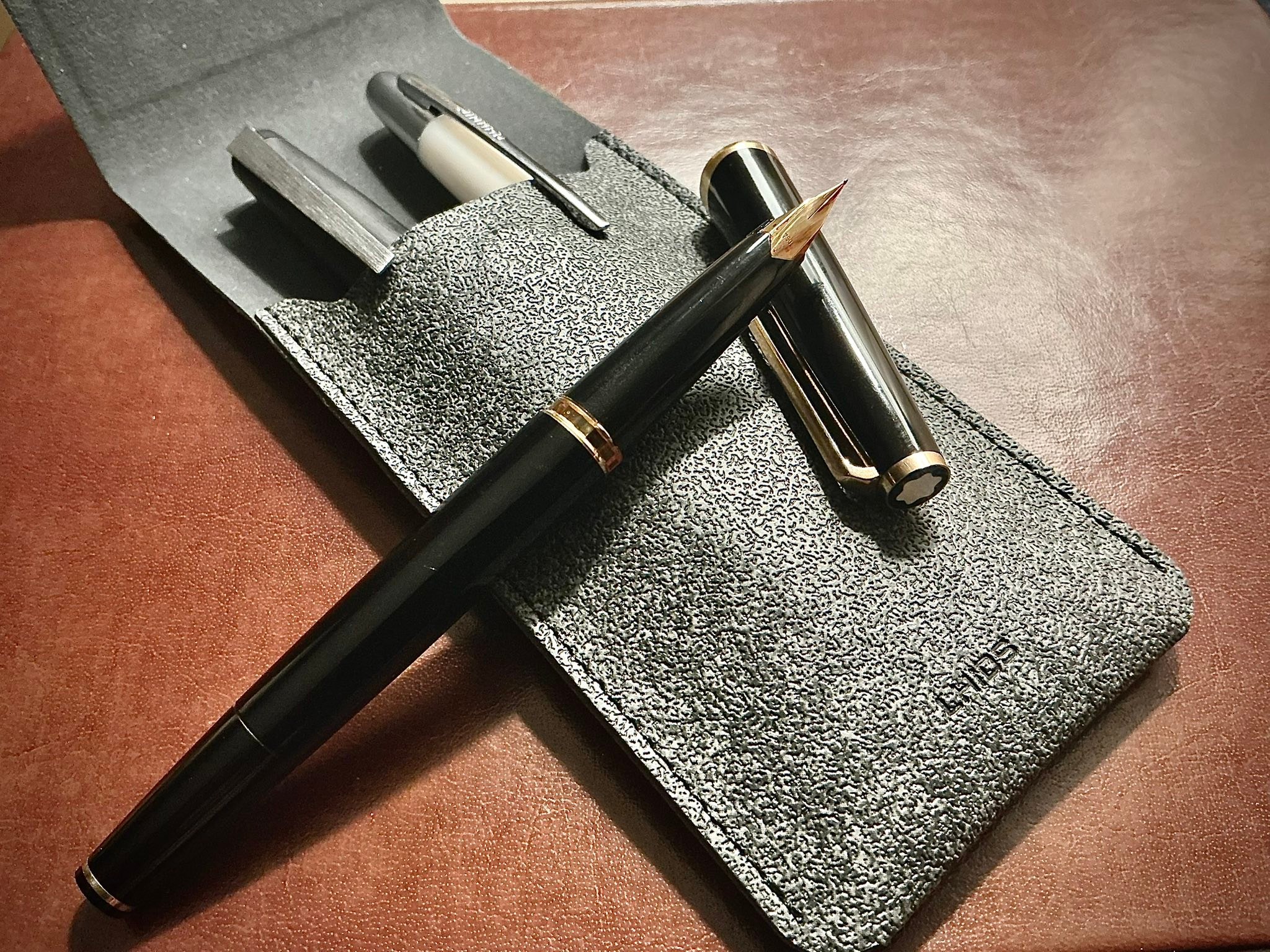Vintage Montblanc 121 fountain pen with 18k fine nib