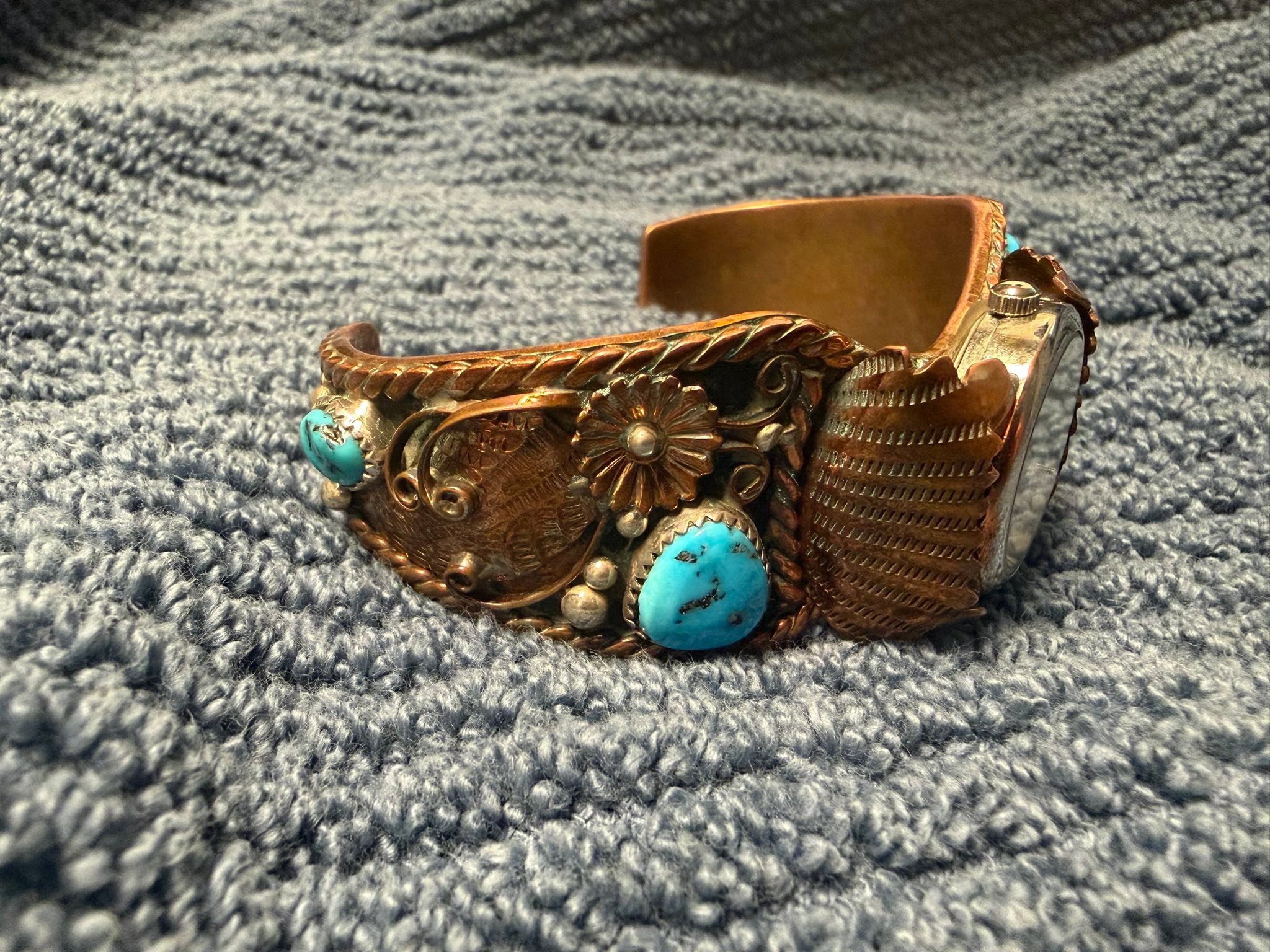 Is Running Bear Company Navajo pendant authentic?