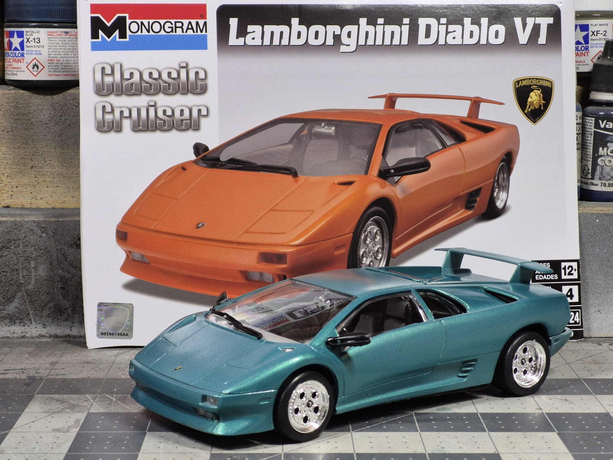 Monogram Lamborghini Diablo VT model car in green/blue pearl