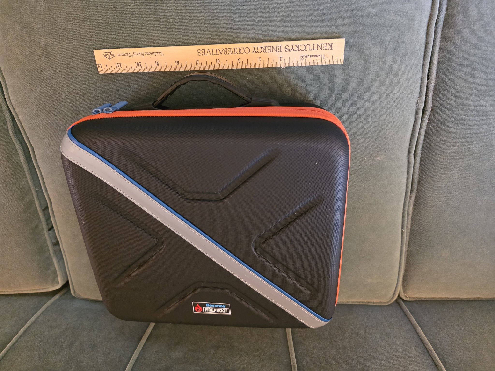 black backpack exterior laptop sleeve kate spade New york - Puffer for 14