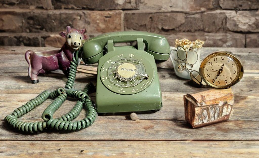 Vintage Green Giant sprout clock and phone found
