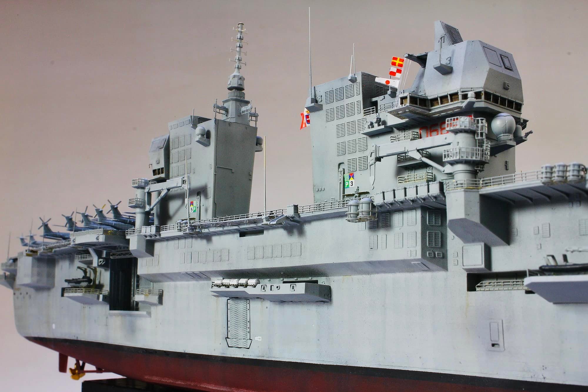 1/700 義大利第里雅斯特級兩棲突擊艦
