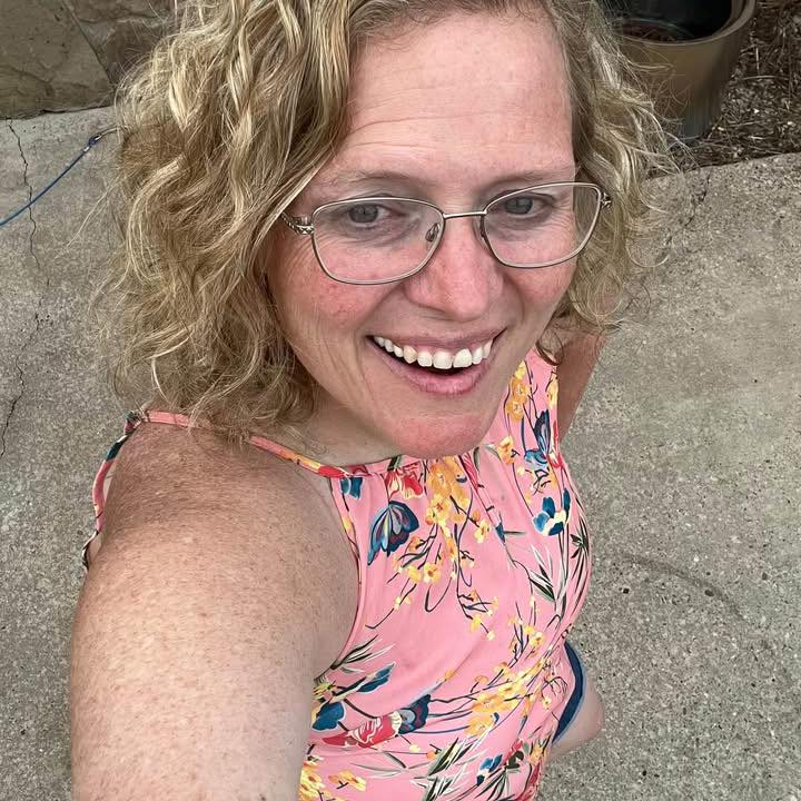 Friends and Family looking for a 20-25... - Sandy Bill Kriley | Facebook