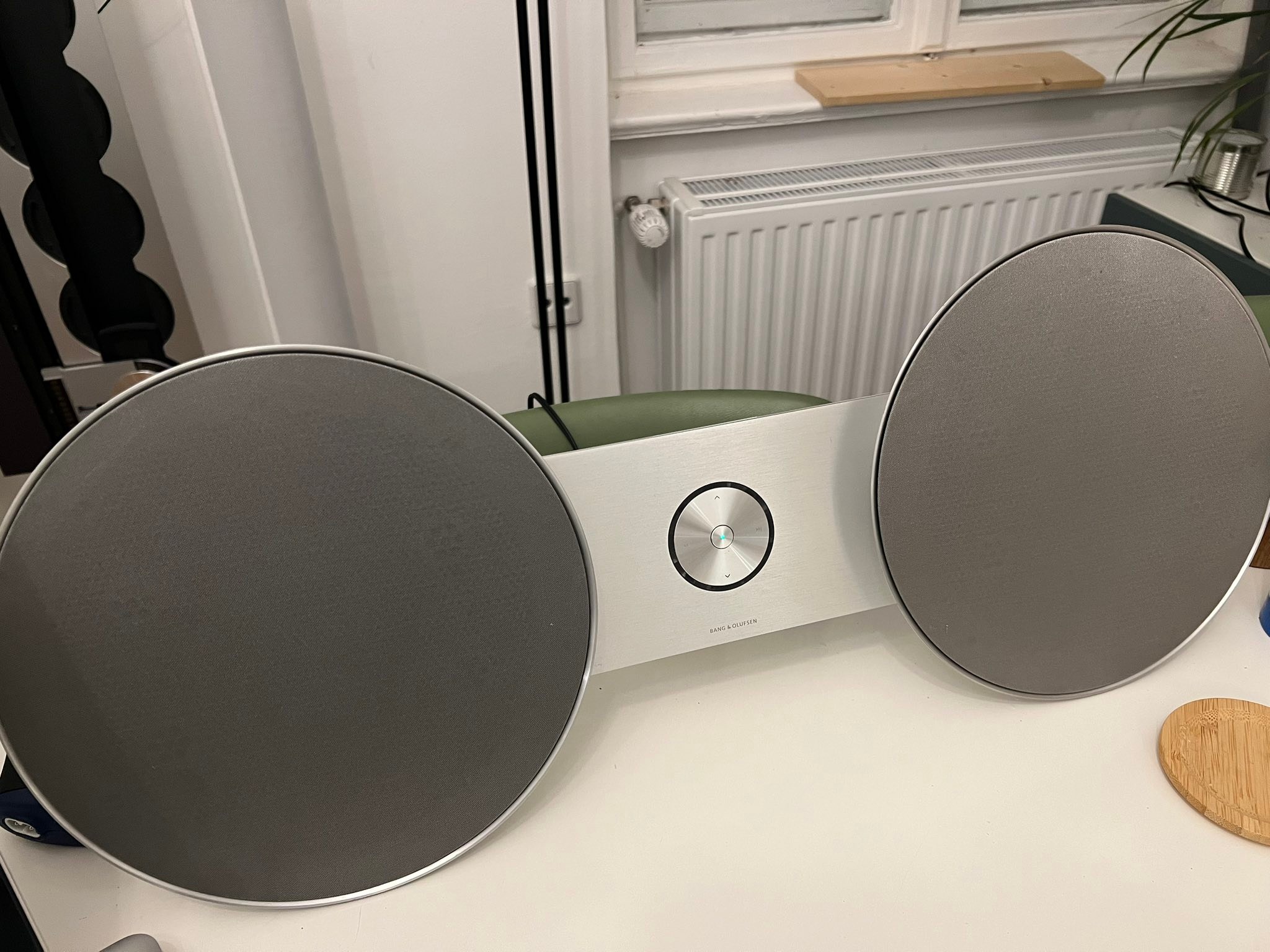 Bang & Olufsen Beosound 3 disassembly and repair guide