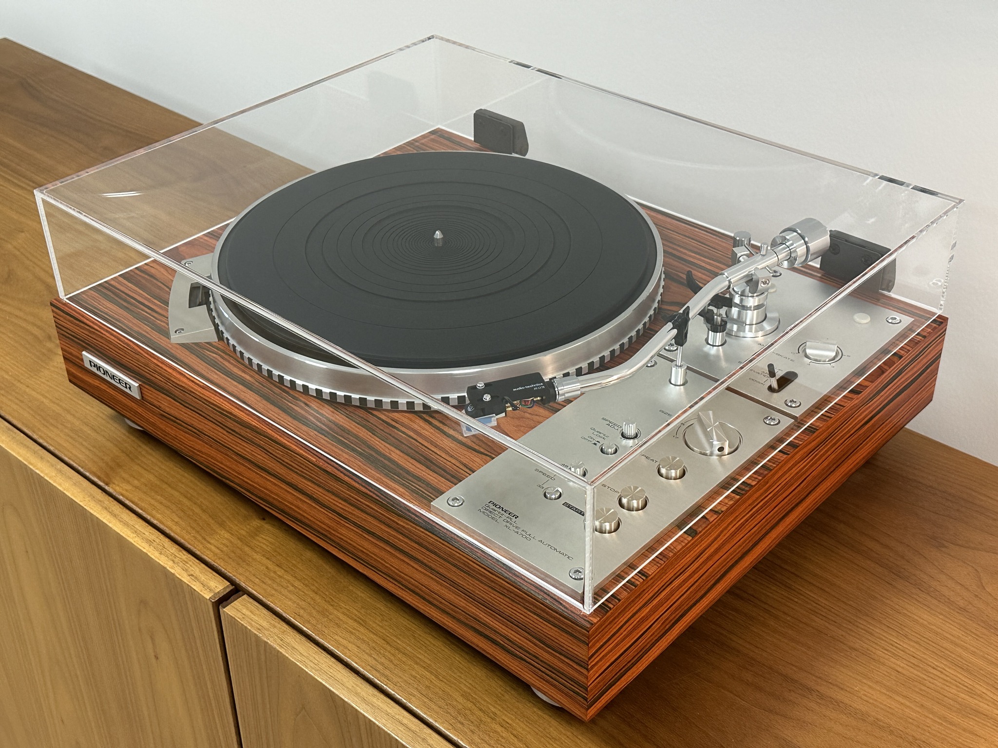 This Pioneer XL-A700 (PL-570) is an incredible quartz-controlled