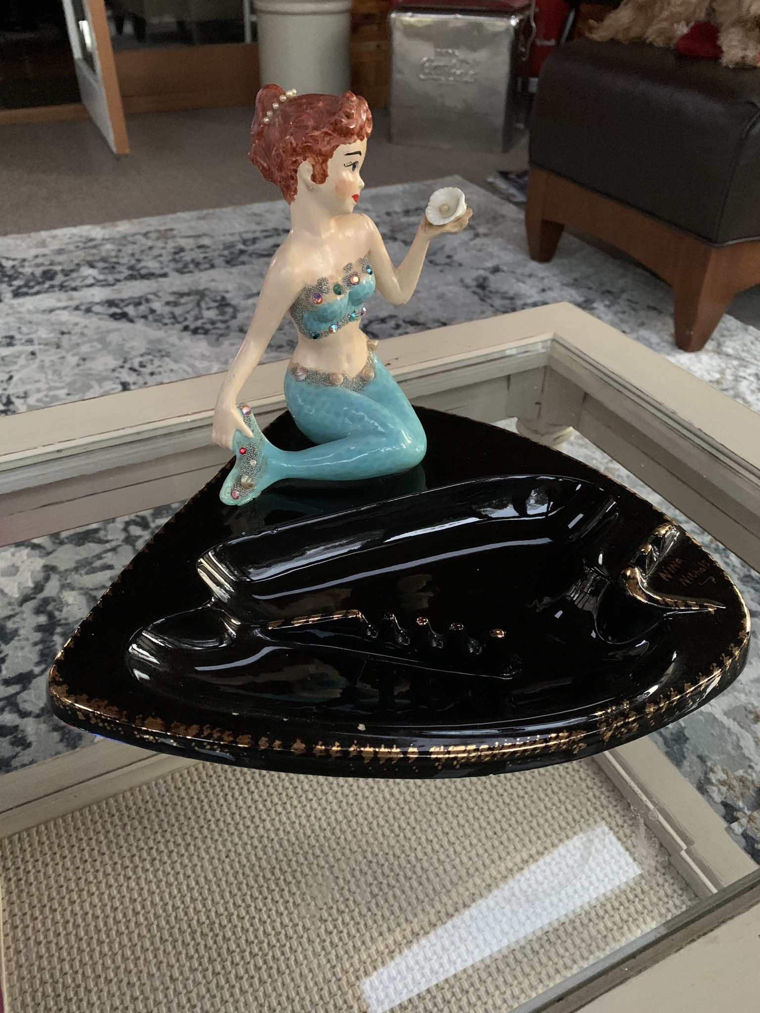 Identifying a unique mid century modern ashtray