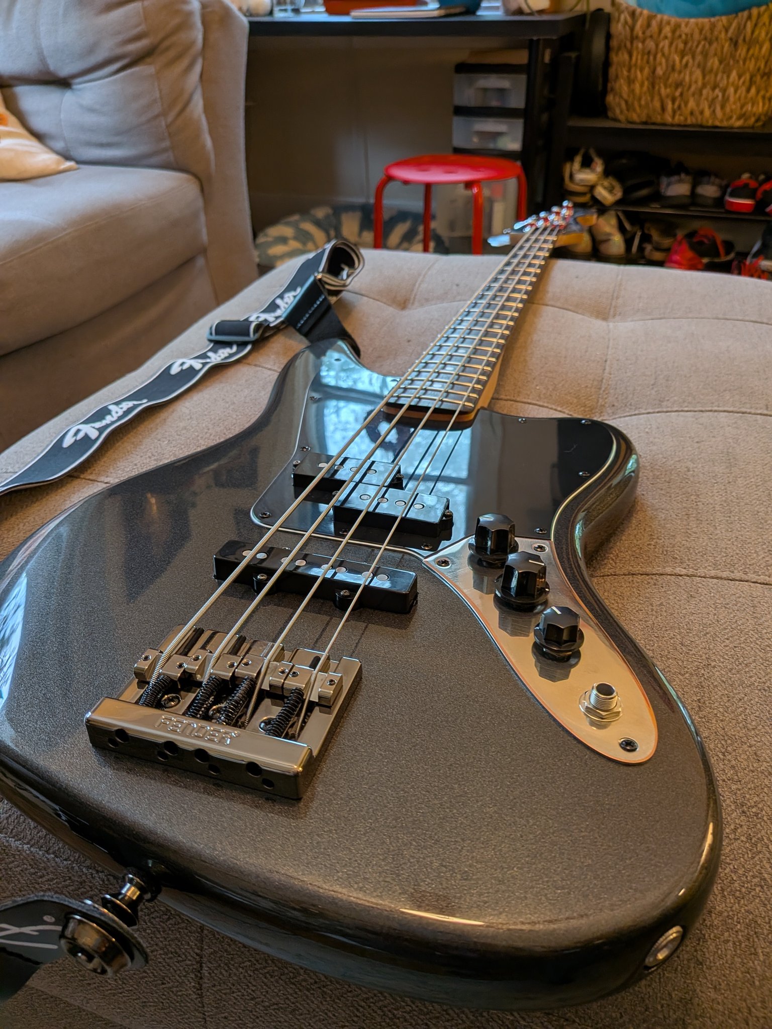 Squier Jaguar bass project with Jazz neck