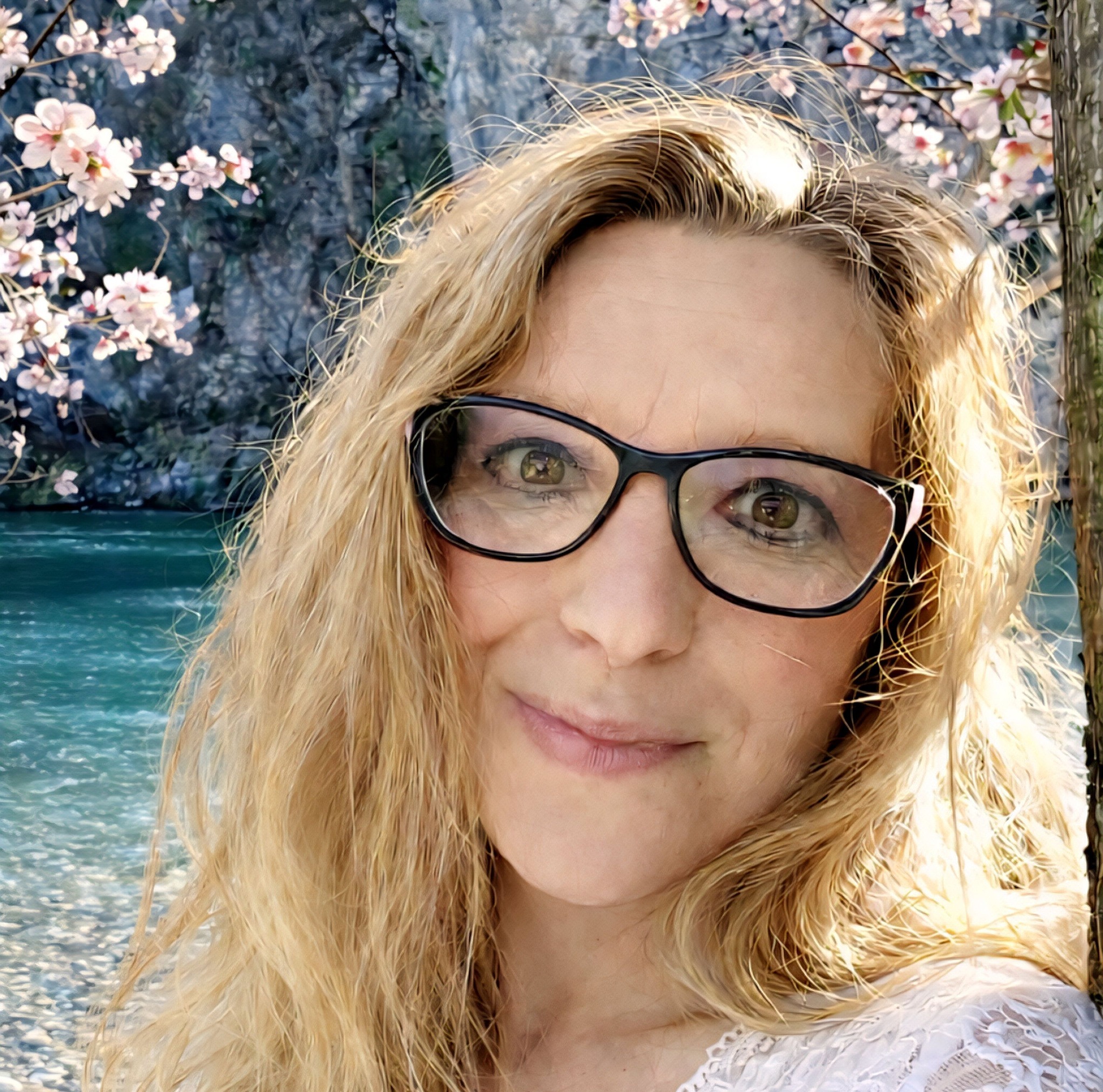 Ana Makovec - Če bi še kdo rad priskočil na pomoč temu... | Facebook