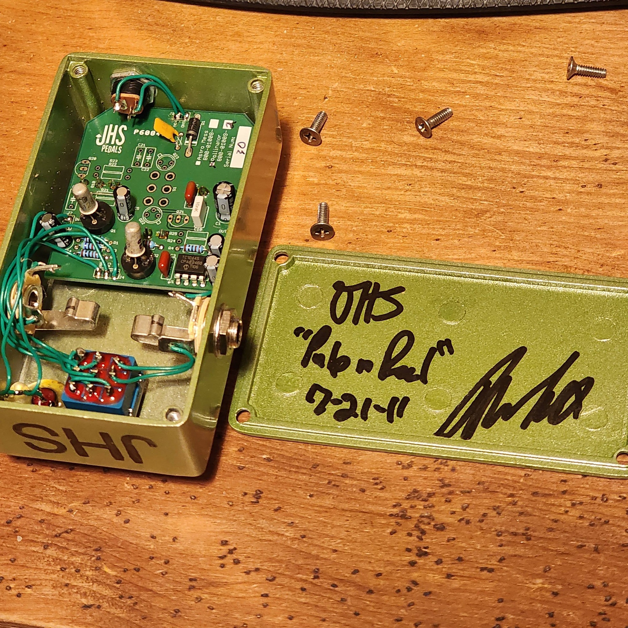 JHS Pollinator V2 fuzz pedal review