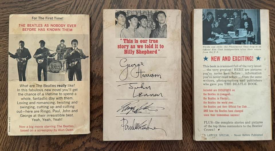 Check out this Beatles Pop-up book from 1985 📖🌈 I can't believe